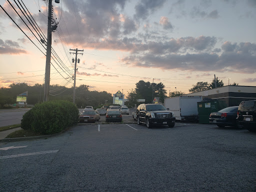 Shopping Mall «Ravenwood Shopping Center», reviews and photos, 910 Taylor Ave, Towson, MD 21286, USA