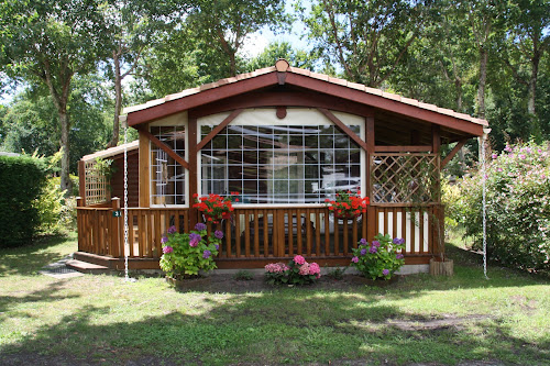 Camping Les Près Verts à Gastes