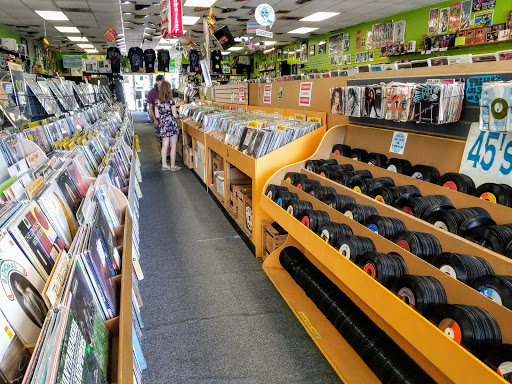 Record Store «Flipside Records», reviews and photos, 41 E 14 Mile Rd, Clawson, MI 48017, USA