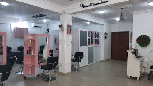 CaremoreNaturals -Hair and Scalp Clinic (Natural Hair Salon/ Hair Loss  Treatment) - Beauty salon in Lagos, Nigeria 