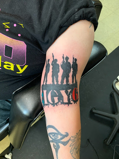 Tattoo Shop «Chicky Tattwo Tattoo Parlor», reviews and photos, 2001 W Main St, Leesburg, FL 34748, USA