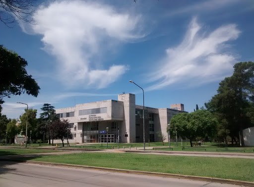 UNC - Facultad de Medicina - Escuela de Fonoaudiología, Nutrición y Tec. Médica
