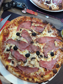 Pepperoni du Pizzas à emporter Restaurant La Casa alpinifood à Salins-Fontaine - n°3