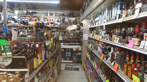 Liquor Store «Seacliff Plaza Store», reviews and photos, 219 State Park Dr, Aptos, CA 95003, USA