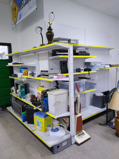 Thrift Store «City Thrift», reviews and photos, 7740 Wornall Rd, Kansas City, MO 64114, USA