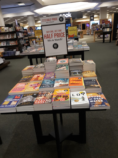 Book Store «Barnes & Noble», reviews and photos, 4010 S Tamiami Trail, Sarasota, FL 34231, USA
