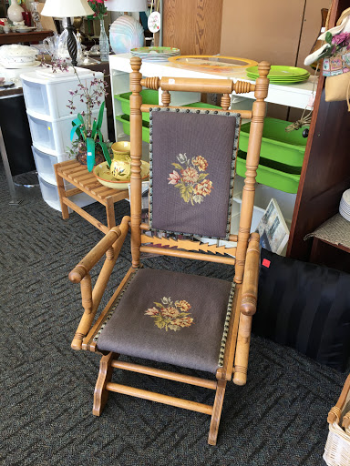 Thrift Store «Alpine Attic Thrift Shop», reviews and photos, 2115 Pacific Coast Hwy, Lomita, CA 90717, USA