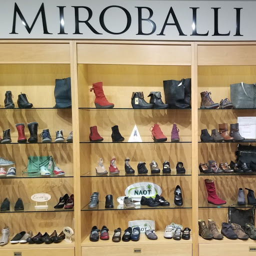 Shoe Store «Miroballi Shoes Downtown Wheaton», reviews and photos, 124 N Hale St, Wheaton, IL 60187, USA