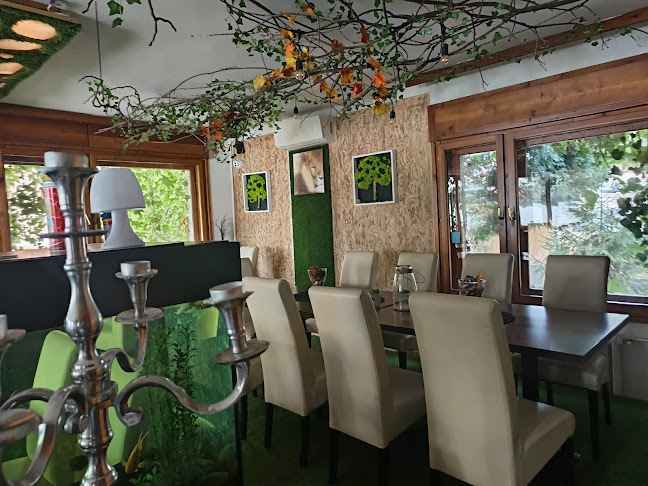 Hozzászólások és értékelések az VÁR-LAK CAFFE BISTRO-ról