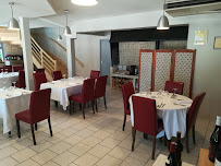 Atmosphère du Restaurant Le Val Fleuri à Cloyes-les-Trois-Rivières - n°4