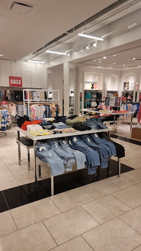 Clothing Store «Forever 21», reviews and photos, 5 Woodfield Mall, Schaumburg, IL 60173, USA