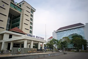 Tugu Universitas Negeri Malang image