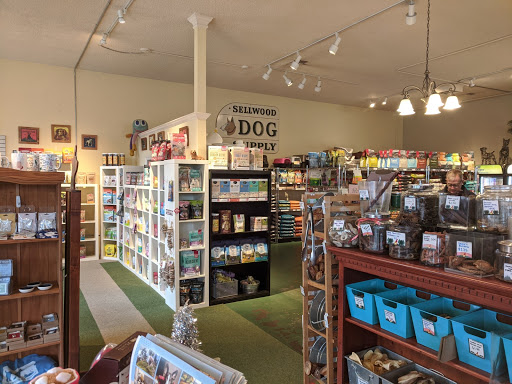 Pet Supply Store «Sellwood Pet Supply», reviews and photos, 8334 SE 17th Ave, Portland, OR 97202, USA