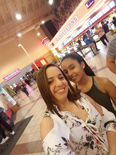 Movie Theater «Regal Cinemas The Loop 16 & RPX», reviews and photos, 3232 N John Young Pkwy, Kissimmee, FL 34741, USA