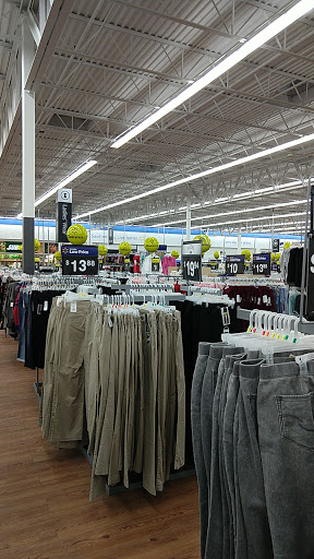 Department Store «Walmart Supercenter», reviews and photos, 970 Gehringer Dr, Fowlerville, MI 48836, USA