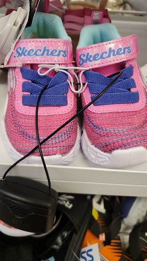 Clothing Store «Ross Dress for Less», reviews and photos, 3425 E Foothill Blvd, Pasadena, CA 91107, USA