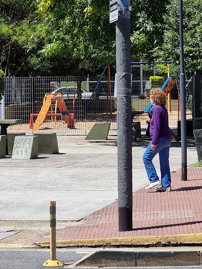 Plazoleta Mercedes San Martín de Balcarce -Juegos para niños