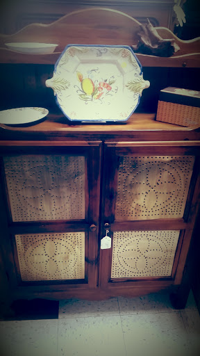 Thrift Store «Childrens Hospital Thrift Shop», reviews and photos, 3301 Burbank Blvd, Burbank, CA 91505, USA