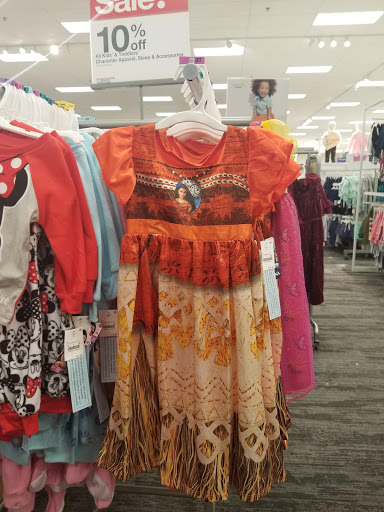 Department Store «Target», reviews and photos, 11525 S Pkwy Plaza Dr, South Jordan, UT 84095, USA