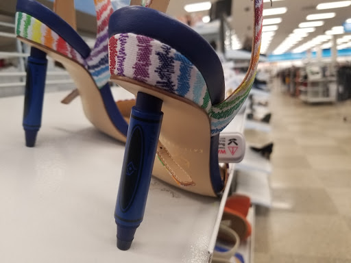 Clothing Store «Ross Dress for Less», reviews and photos, 1301 N Lewis Ave, Waukegan, IL 60085, USA