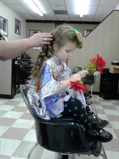 Hair Salon «Holiday Hair», reviews and photos, 1770 N Keyser Ave, Scranton, PA 18508, USA