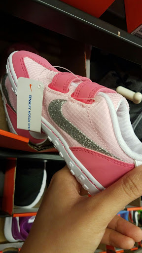 Clothing Store «Nike Factory Store», reviews and photos, 651 Kapkowski Rd #150, Elizabeth, NJ 07201, USA