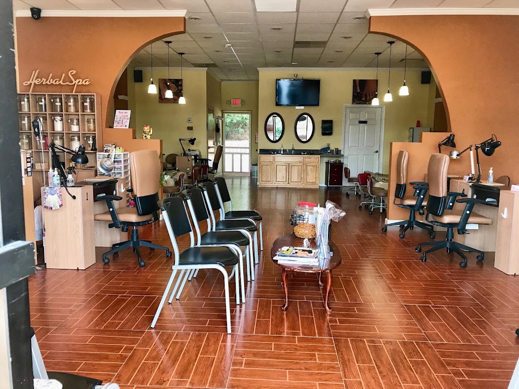 Queen Nail Salon & Spa 08093
