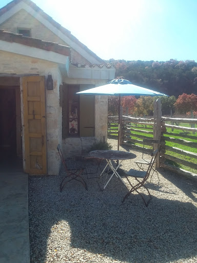 Winery «La Cruz de Comal Wines, Ltd.», reviews and photos, 7405 FM 2722, Canyon Lake, TX 78133, USA
