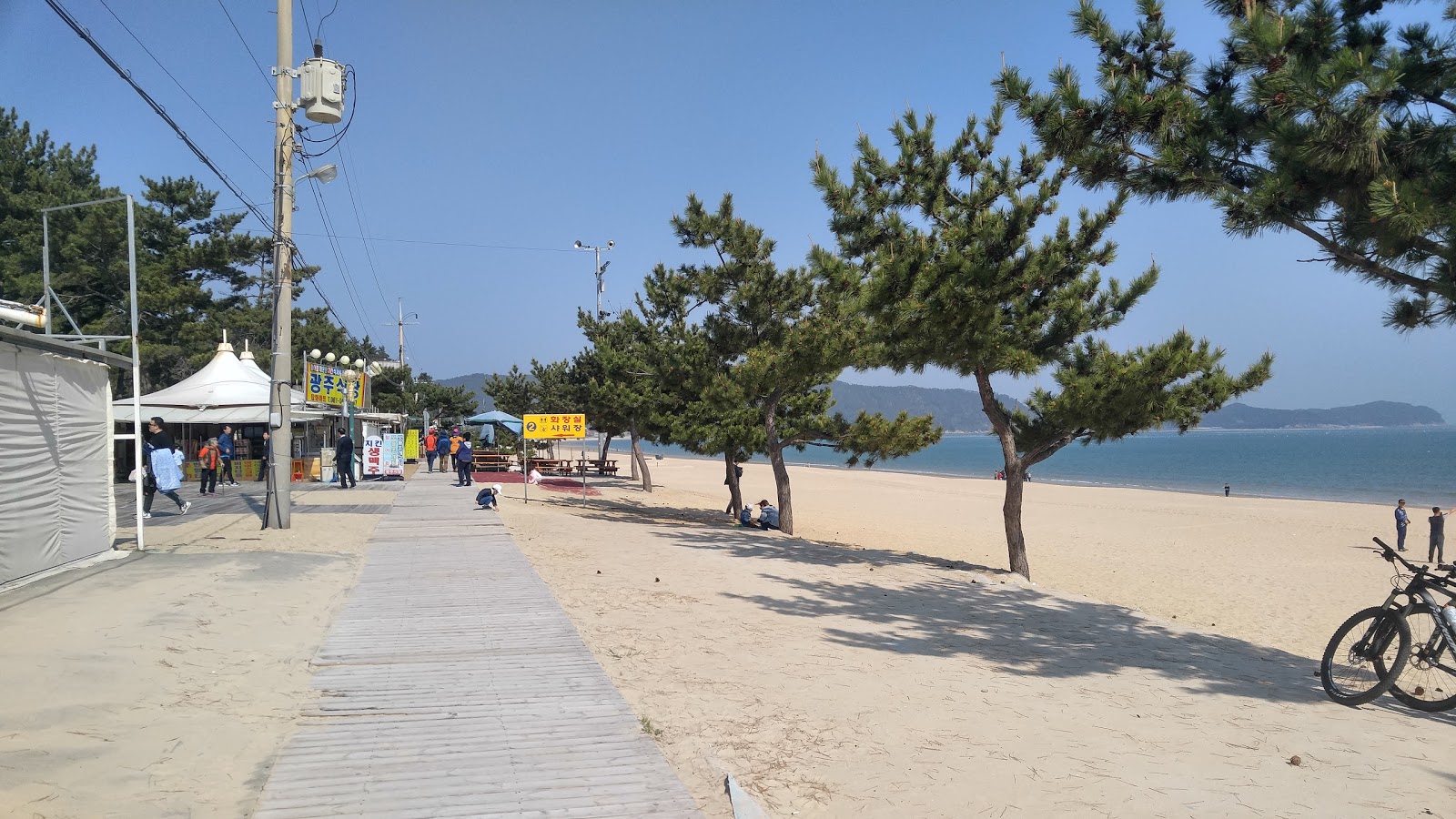 Fotografie cu Myeongsasimni Beach - locul popular printre cunoscătorii de relaxare