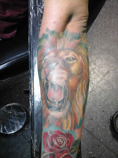 Tattoo Shop «Tan the Man Tattoo & Body», reviews and photos, 6871 S Gessner Rd, Houston, TX 77036, USA