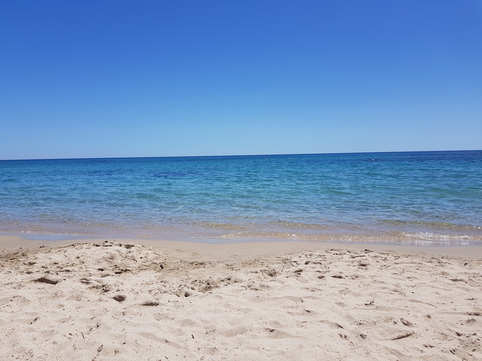 Zdjęcie Plaża Fichi z przestronna plaża