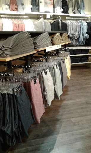 Clothing Store «Banana Republic Factory Store», reviews and photos, 100 Citadel Dr, Commerce, CA 90040, USA