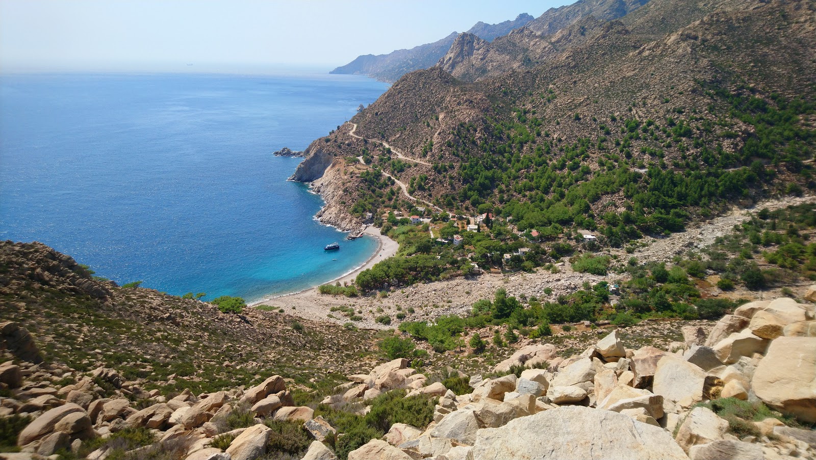 Foto von Trapalo beach mit türkisfarbenes wasser Oberfläche