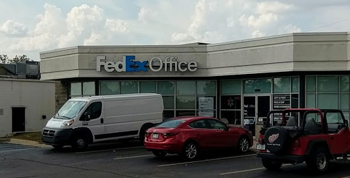 Print Shop «FedEx Office Print & Ship Center», reviews and photos, 2785 University Dr, Auburn Hills, MI 48326, USA