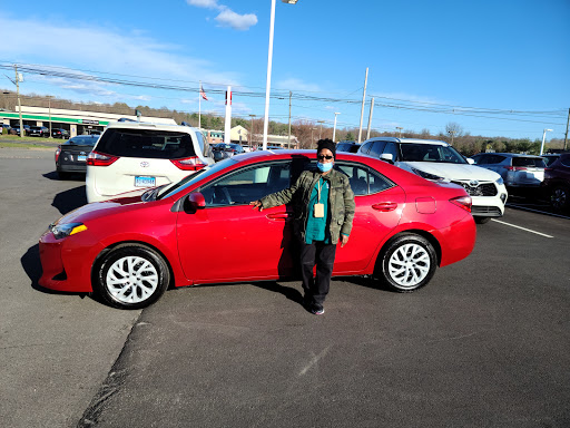 Toyota Dealer «Toyota of Wallingford», reviews and photos, 859 N Colony Rd, Wallingford, CT 06492, USA
