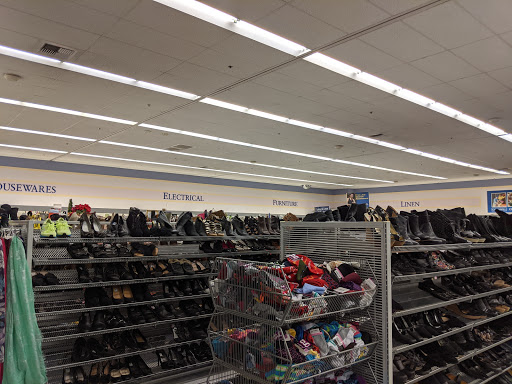 Donations Center «Goodwill Donation and Retail Center», reviews and photos, 6125 SE 52nd Ave, Portland, OR 97206, USA