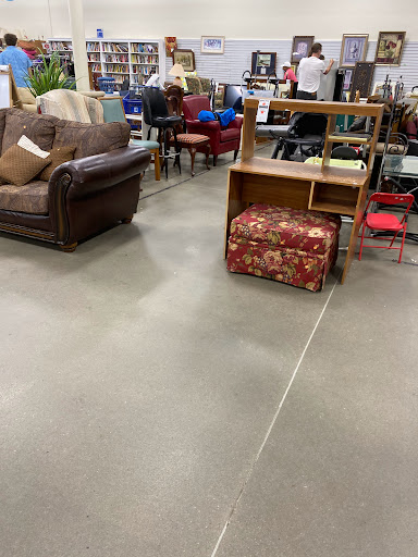 Corporate Campus «Goodwill Outlet», reviews and photos