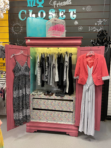 Thrift Store «Second Impressions Upscale Thrift Store», reviews and photos, 3750 S Westnedge Ave, Kalamazoo, MI 49008, USA