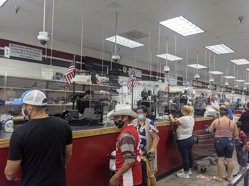 Thrift Store «Valley Thrift Store», reviews and photos, 13630 Victory Blvd, Van Nuys, CA 91401, USA