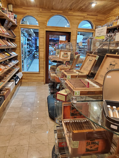 Tobacco Shop «PLYMOUTH CIGARS AND TOBACCO», reviews and photos, 16605 County Rd 24 #203, Plymouth, MN 55447, USA
