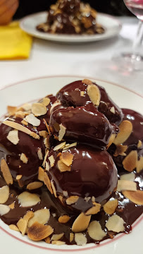 Profiterole du Restaurant de viande Le Relais de Venise - son entrecôte à Paris - n°4