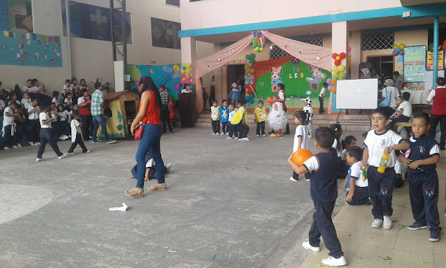 Opiniones de Unidad Educativa "Nuestra Señora De La Sabiduría" en Lomas de Sargentillo - Escuela