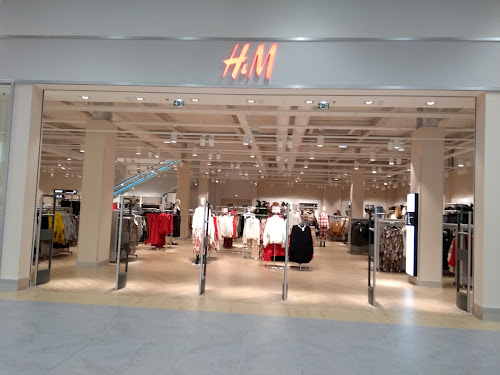 Magasin de vêtements H&M Cesson-Sévigné