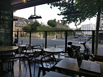 Atmosphère du Restaurant Loui's Corner à Paris - n°12