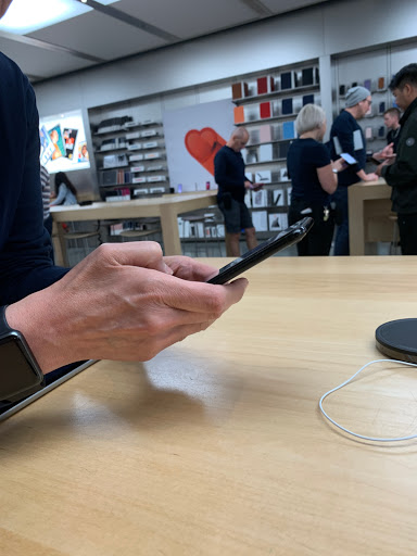 Computer Store «Apple Southcenter», reviews and photos, 801 Southcenter Mall, Tukwila, WA 98188, USA