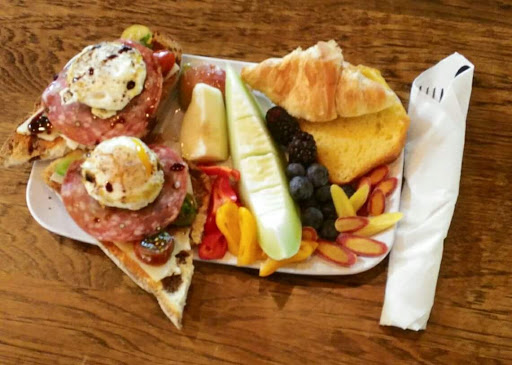 Wine Store «Corks Wine & Liquor», reviews and photos, 27250 Crossroads Pkwy, Rossford, OH 43460, USA