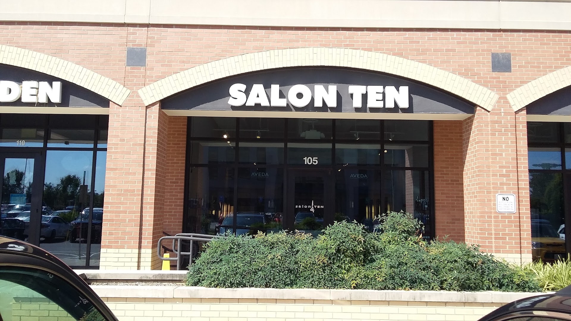 Salon Ten