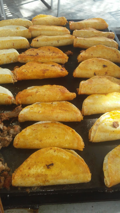 Tacos & Tamales ( Tacos Barbacoa ,tamales Oaxaque� - C. Francisco J. Múgica 26, Jardines de Catedral, 59670 Zamora de Hidalgo, Mich., Mexico