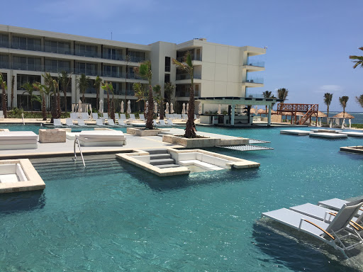 5767 W Maple Rd #100, West Bloomfield Township, MI 48322, USA