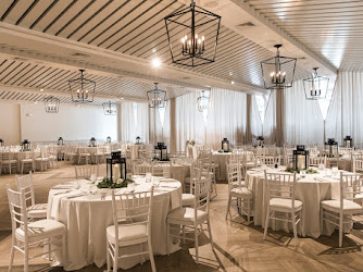 Newport Beach House: A Longwood Venue